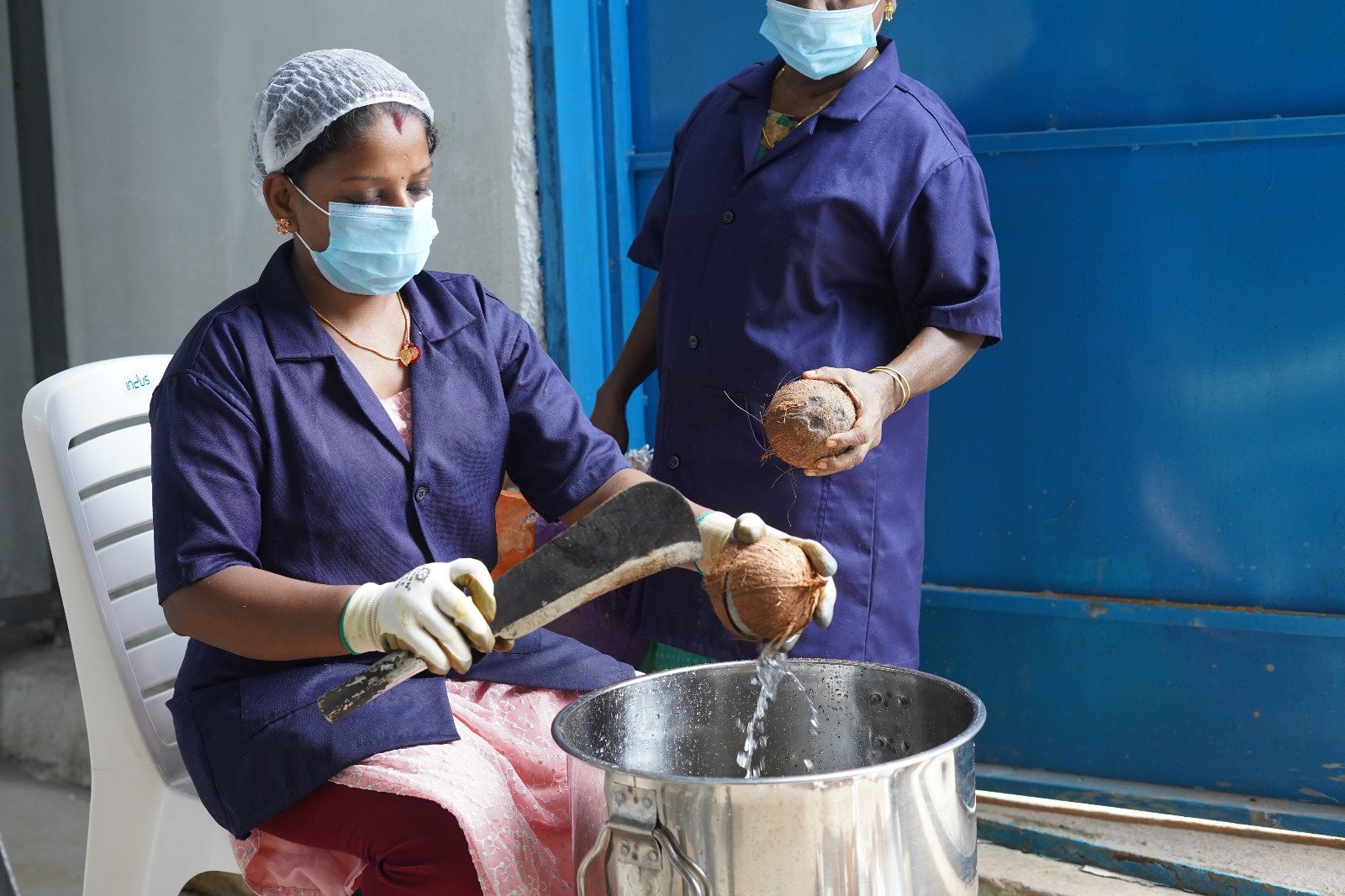Fresh Coconut Cracking & Extraction